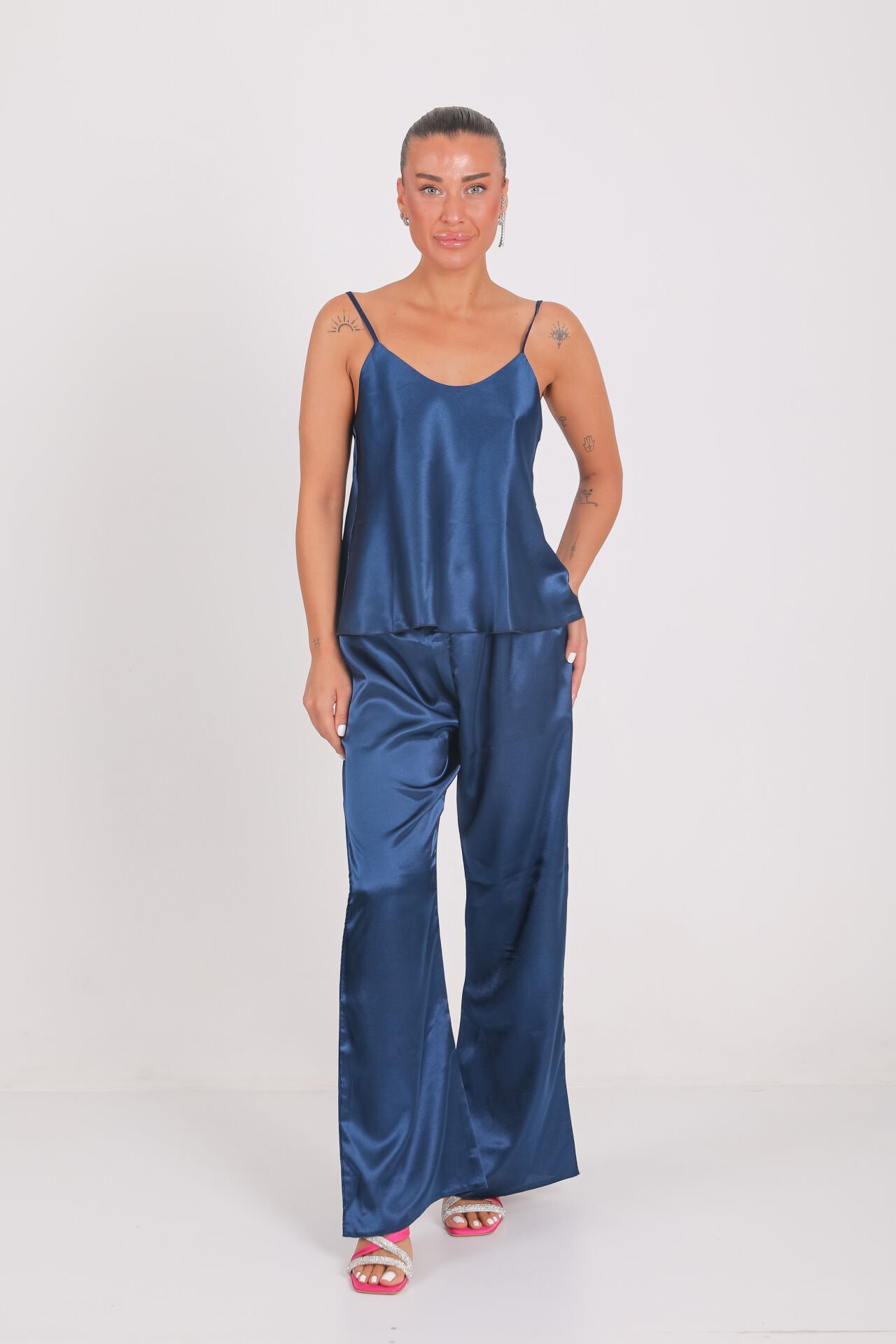 SOFT BLOOM NAVY BLUE