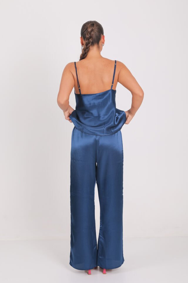 SOFT BLOOM NAVY BLUE