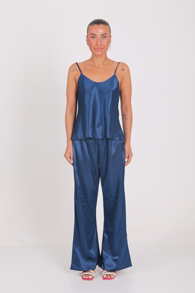 SOFT BLOOM NAVY BLUE