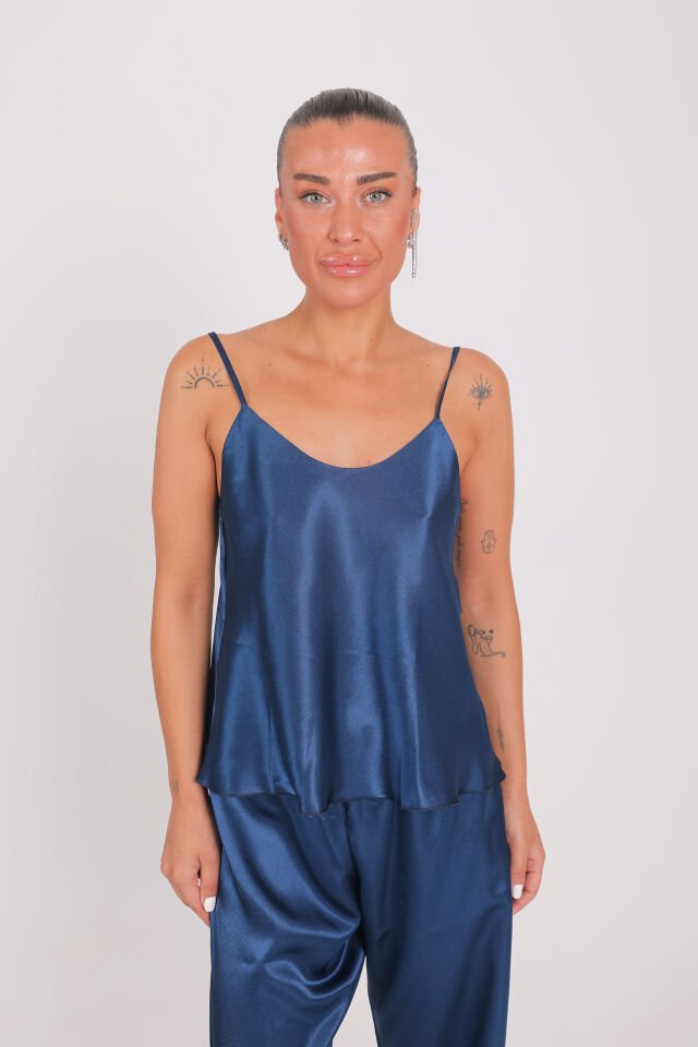 SOFT BLOOM NAVY BLUE